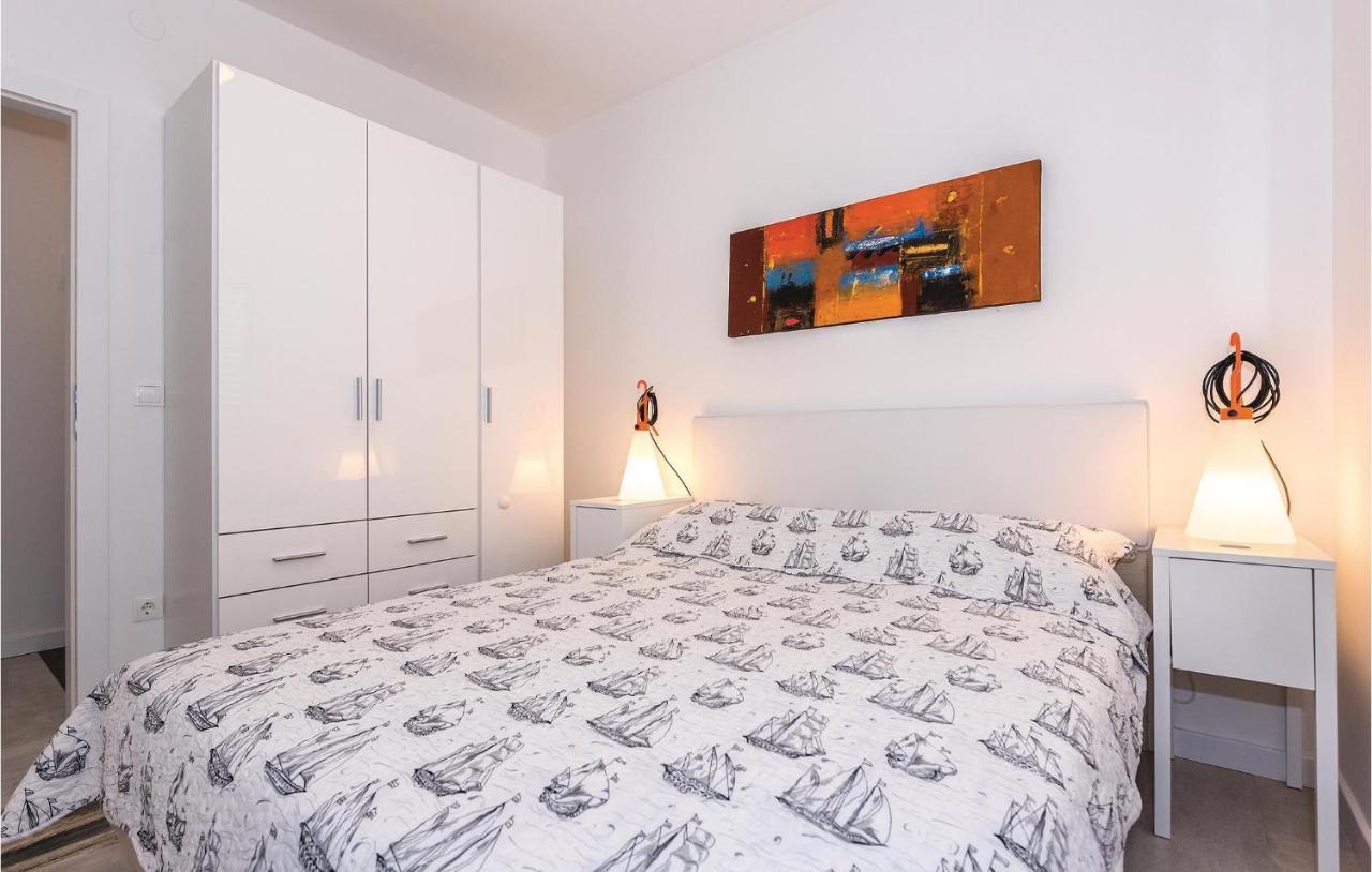Cozy Apartment In Brodarica With Wifi Eksteriør bilde